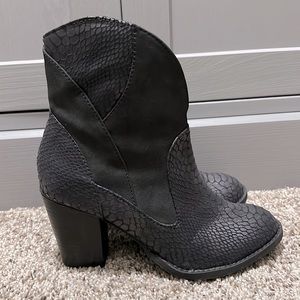 Snakeskin Print Black Booties